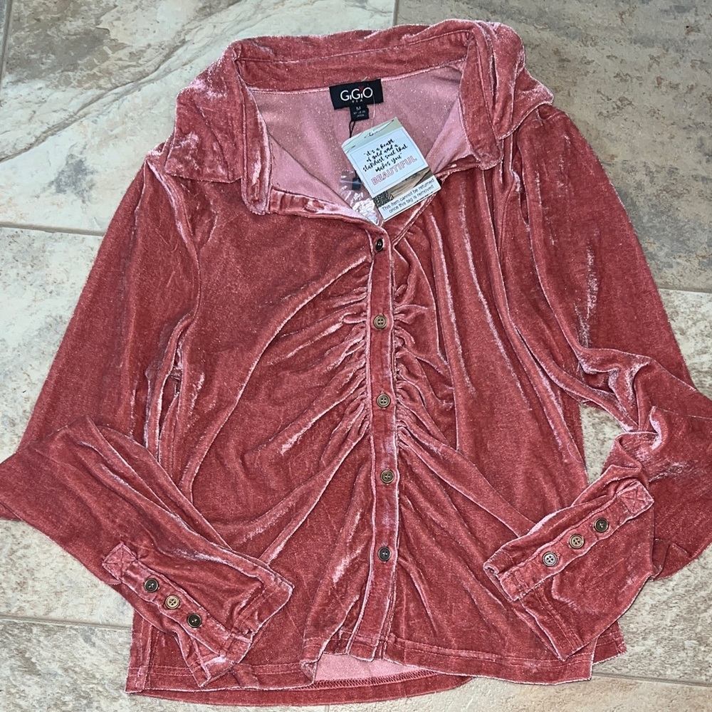 Boho velour top in salmon, runched button medium boutique item Goldie Lee